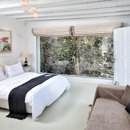 Manu Mykonos Next To The Quality Brand & Mykonos Town