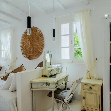 Manu Mykonos Next To The Quality Brand & Mykonos Town